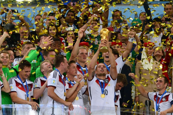 Deutschland bekommt den WM-Pokal, 13.07.2014, Marcello Casal Jr/Agência Brasil, Lizenztext: dts-news.de/cc-by