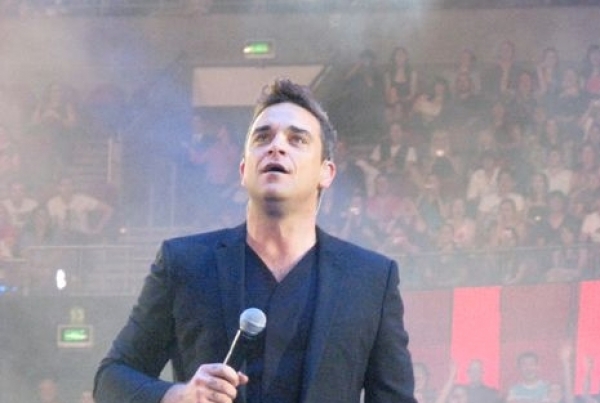 Robbie Williams, Jeanie Mackinder, Lizenz: dts-news.de/cc-by