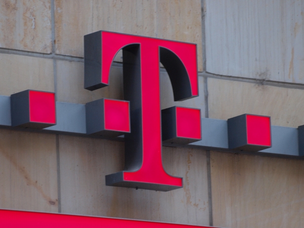Telekom-Logo, dts Nachrichtenagentur