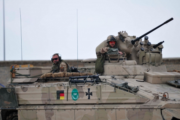 Bundeswehrsoldaten in Schützenpanzer 