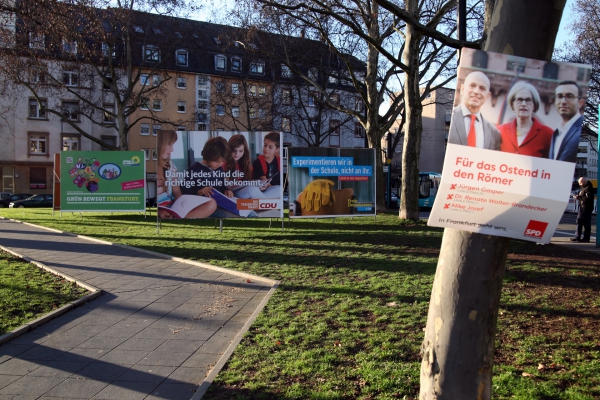 Wahlplakate in Frankfurt 2016, über dts Nachrichtenagentur