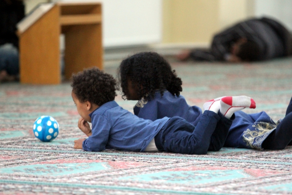 Kinder von Moslems in einer Moschee, über dts Nachrichtenagentur