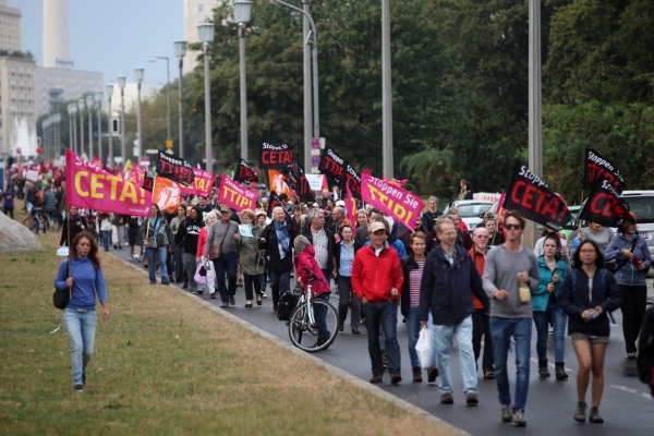 Demonstration gegen TTIP und Ceta, über dts Nachrichtenagentur