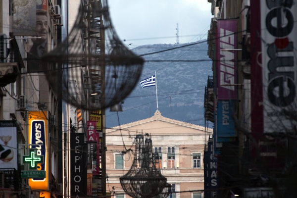 Einkaufsstraße in Athen mit Griechischem Parlament, über dts Nachrichtenagentur