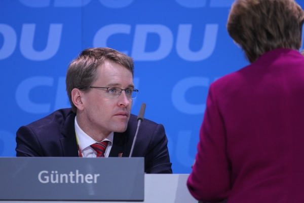 Daniel Günther und Angela Merkel, über dts Nachrichtenagentur