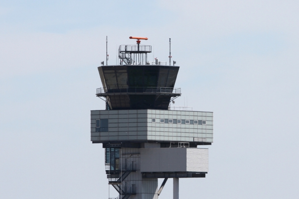 Flughafentower, über dts Nachrichtenagentur