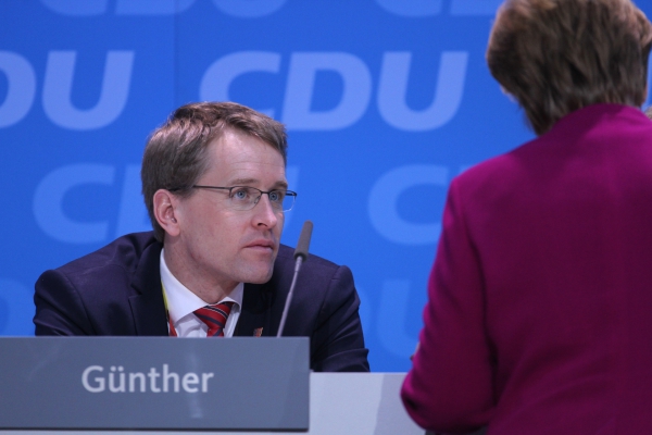 Daniel Günther und Angela Merkel, über dts Nachrichtenagentur