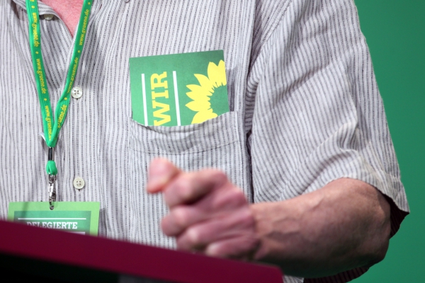 Delegierter hält Rede auf Grünen-Parteitag, über dts Nachrichtenagentur