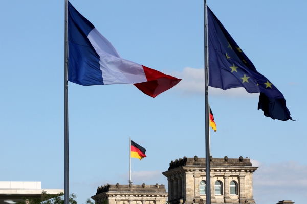 Foto: Fahnen von Deutschland, Frankreich und der EU, über dts Nachrichtenagentur