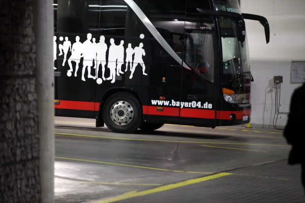 Mannschaftsbus von Bayer Leverkusen, über dts Nachrichtenagentur