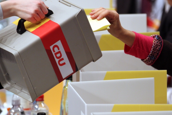 Wahlurne auf CDU-Parteitag, über dts Nachrichtenagentur