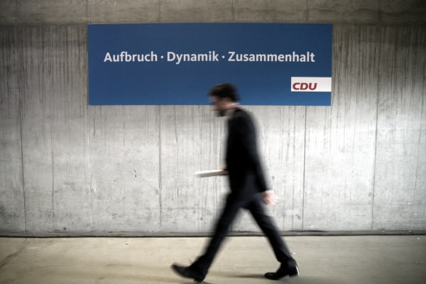 Foto: CDU-Slogan "Aufbruch, Dynamik, Zusammenhalt", über dts Nachrichtenagentur