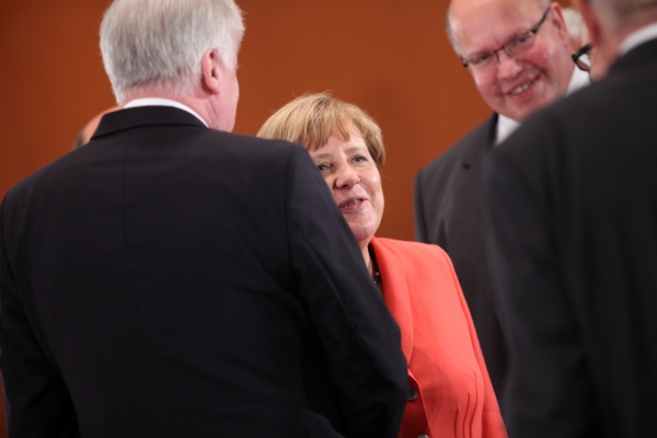 Foto: Horst Seehofer, Angela Merkel und Peter Altmaier, über dts Nachrichtenagentur