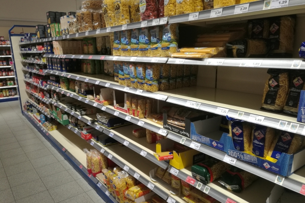Foto: Erste Hamsterkäufe im Supermarkt, über dts Nachrichtenagentur