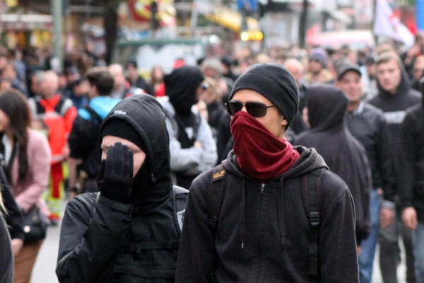 Foto: Linksextremisten aus dem "Schwarzen Block", über dts Nachrichtenagentur